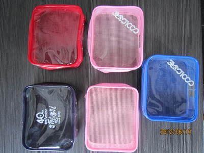 PVC膠袋 供應禮品袋 化妝品袋 拉鏈袋(圖)-深圳市飛達塑膠制品提供PVC膠袋 供應禮品袋 化妝品袋 拉鏈袋(圖)的相關介紹、產品、服務、圖片、價格深圳市飛達塑膠制品、pvc包、塑料禮品袋、pvc膠袋、pvc包裝袋、pvc拉鏈袋、pvc手提袋、pvc透明手提袋、pvc手提袋禮品袋、pvc塑料拉鏈袋、pvc袋拉鏈袋、pvc襪子包裝袋、彩色pvc包裝袋、pvc防水包裝袋、供應pvc膠袋、pvc膠袋生產、塑料禮品袋子、pvc塑料禮品袋、女pvc包、塑料pvc包、高品質PVC包